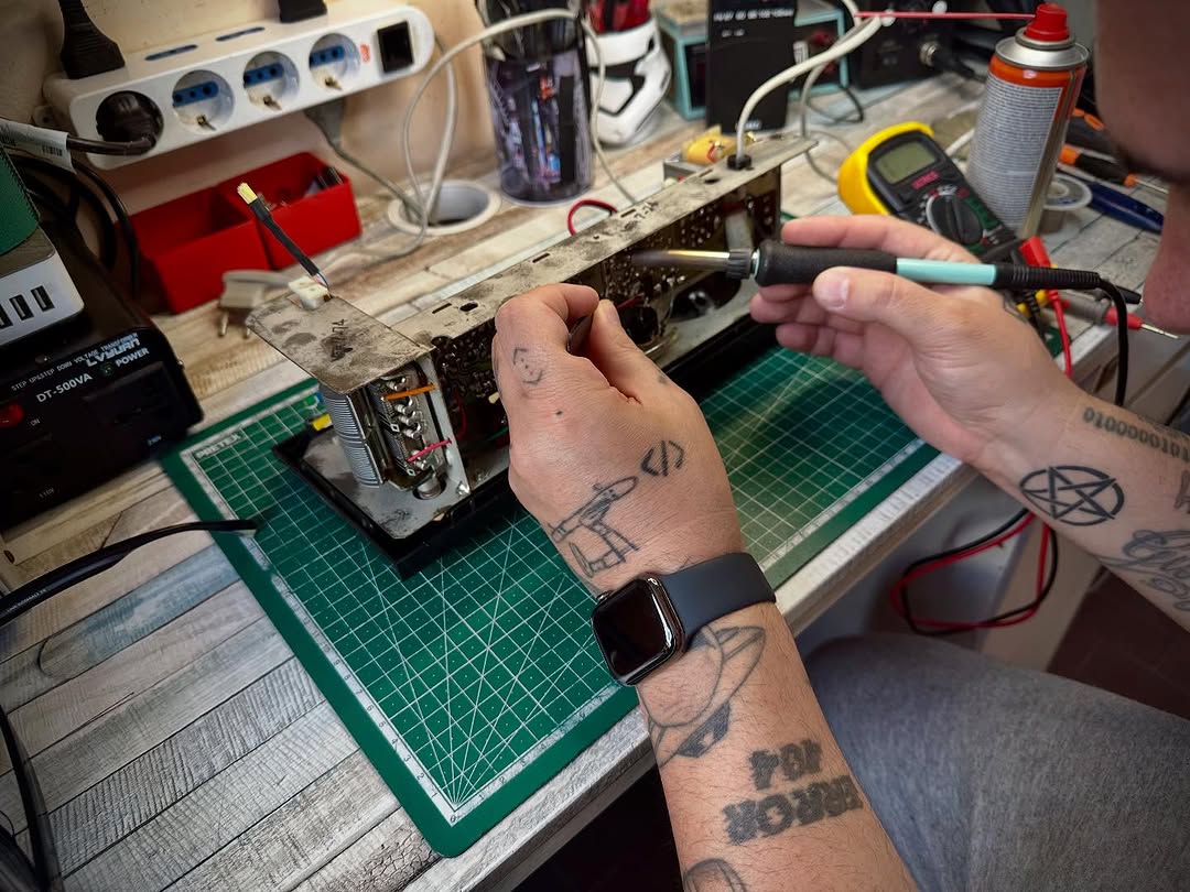Assemblaggio finale radio a transistor Mivar